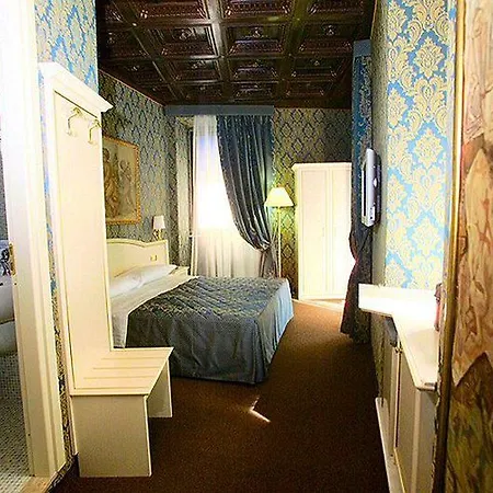 Affittacamere Residenza Canova Tadolini 4*