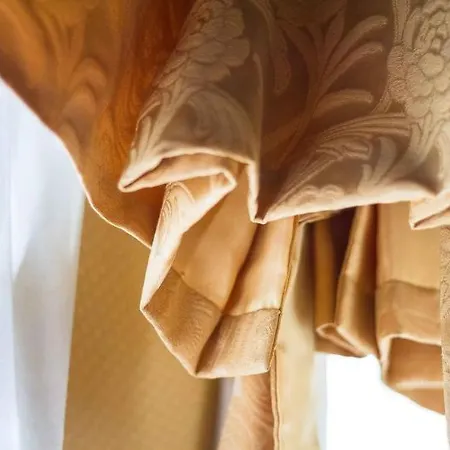 Residenza Canova Tadolini Affittacamere 4*