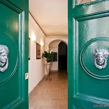 Residenza Canova Tadolini 4*