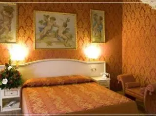 Affittacamere Residenza Canova Tadolini 4*
