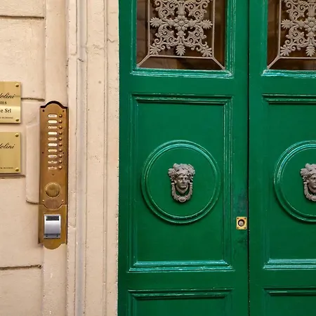 Affittacamere Residenza Canova Tadolini 4*
