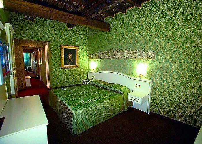 Residenza Canova Tadolini - 招待所